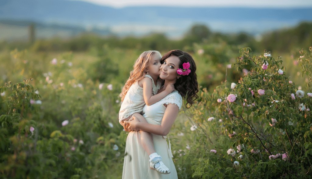 45 Creative Mother Daughter Photoshoot Ideas