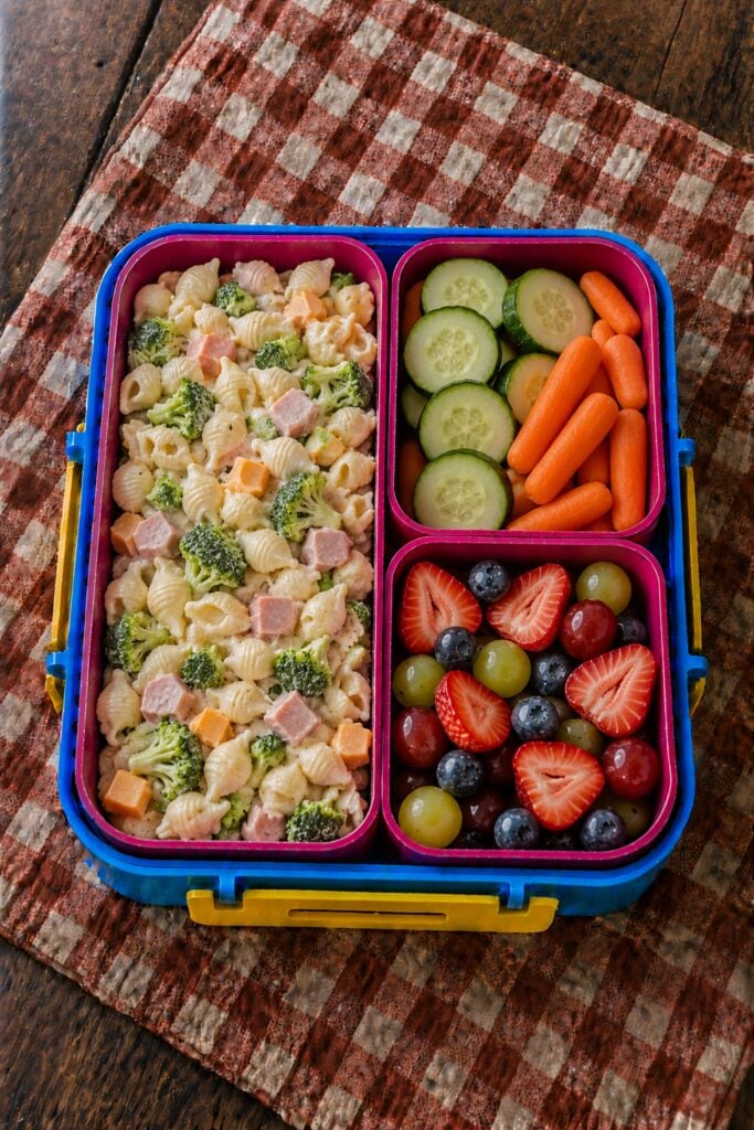 Pasta salad with broccoli florets and diced ham